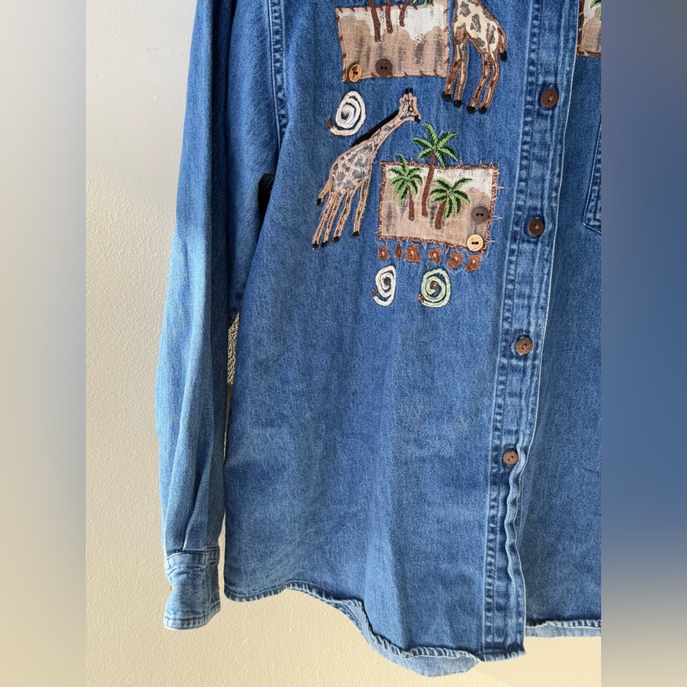 New Directions collared denim button down with giraffes and cheetah print XL - Picture 5 of 10